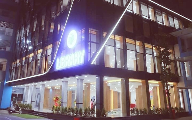 Thư viện sang xịn hơn 20 tỷ, chứa 10.000 đầu sách đẹp như khách sạn 5 sao ở trường ĐH tại Sài Gòn Ảnh 2