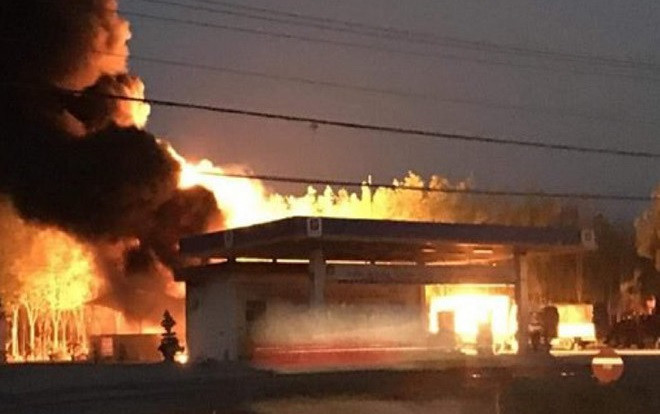 Tây Ninh: Cây xăng bốc cháy dữ dội trong lúc chờ tiếp nhiên liệu Ảnh 2