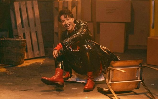 Xem S.T Sơn Thạch 'bảnh chọe' vậy là đủ rồi, đã tới lúc thưởng thức loạt… cảnh quay hỏng từ MV 'Thật xa thật gần' Ảnh 2