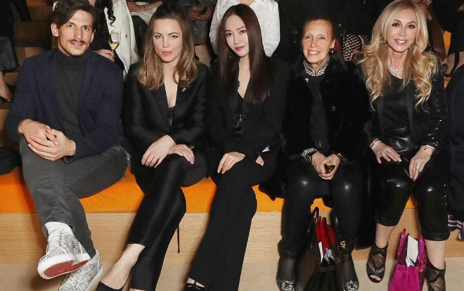 Jessica Jung 'nổi bần bật' hút cánh truyền thông trên hàng ghế VIP tại show Hermes Ảnh 2