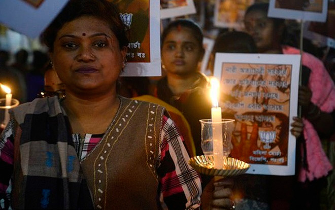 Cô gái bị hàng xóm cưỡng hiếp, châm lửa thiêu sống gây rúng động Ấn Độ Ảnh 2