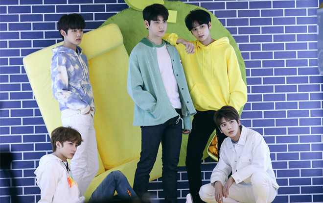 Mặc thứ hạng 'lẹt đẹt' trên các BXH, bài debut của TXT vẫn nhận được 'mưa lời khen' từ netizen Hàn Ảnh 2