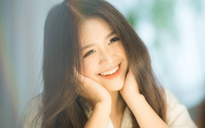 9x Đại học Ngoại thương đẹp dịu dàng như tình đầu trong trẻo Ảnh 2