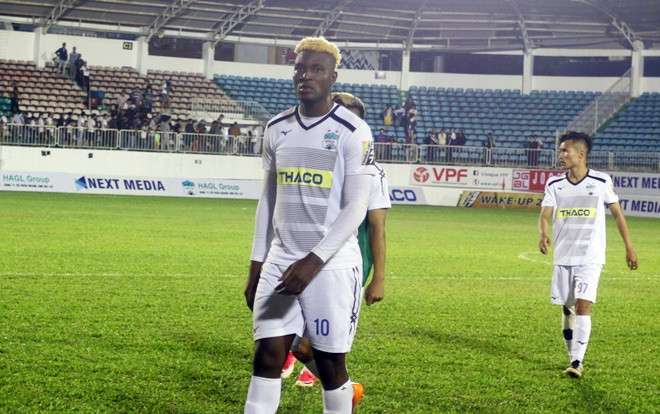 Trọng tài bỏ hai quả phạt đền, HAGL thua đau CLB Sài Gòn! Ảnh 2
