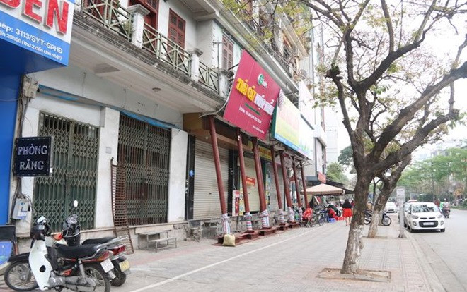 Hà Nội: Nhiều ngôi nhà bất ngờ 'chống nạng' trên đường Đào Tấn Ảnh 2