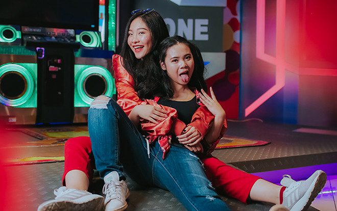 Ngắm bộ ảnh kỷ yếu theo phong cách retro future cực chất của học sinh chuyên Ngữ Ảnh 2