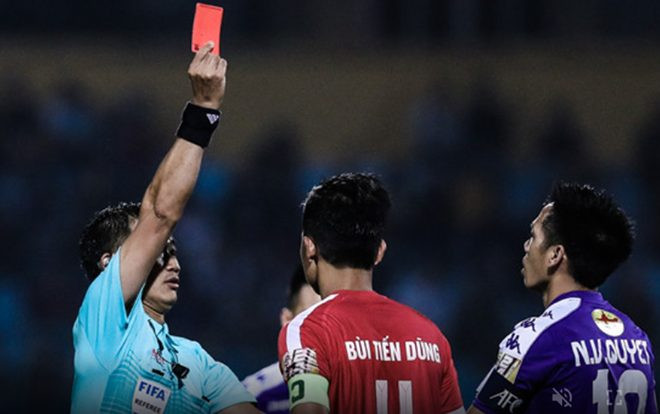 Nỗi buồn từ tấm thẻ đỏ của Văn Quyết Ảnh 2