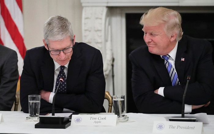 Nổi tiếng cả thế giới, nhưng CEO Tim Cook vẫn bị Tổng thống Mỹ gọi sai tên thành 'Tim Apple' Ảnh 2