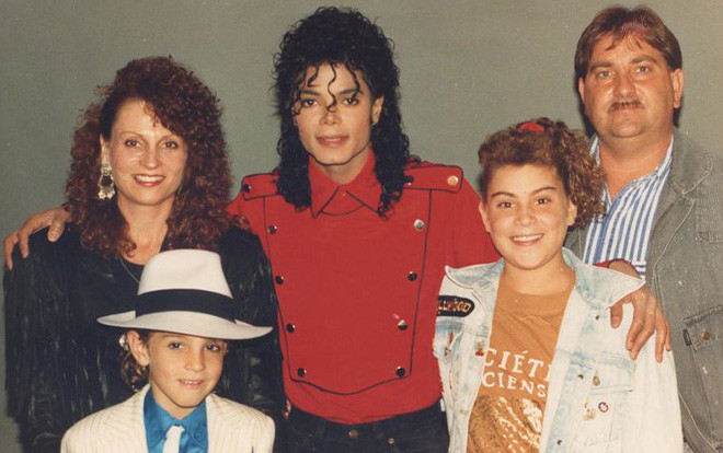Phim tài liệu 'Leaving Neverland' cáo buộc Michael Jackson ấu dâm khiến dư luận phải nhìn lại toàn cảnh vụ việc chấn động Ảnh 2