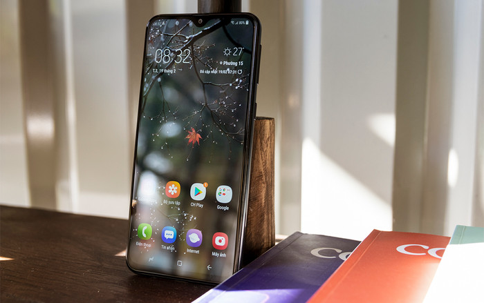 Đánh giá Samsung Galaxy M20: Smartphone có pin 'xài lâu sạc nhanh' ấn tượng nhất! Ảnh 2