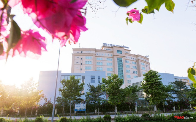 Có một con ‘dốc tình’ suốt nhiều năm âm thầm kết duyên cho mối tình Nhân Văn - Công nghệ Thông tin đã đi vào truyền thuyết Ảnh 2