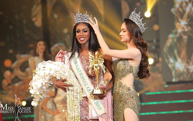 Fan đua nhau 'mổ xẻ' nhan sắc Hương Giang và Tân Miss International Queen Ảnh 2