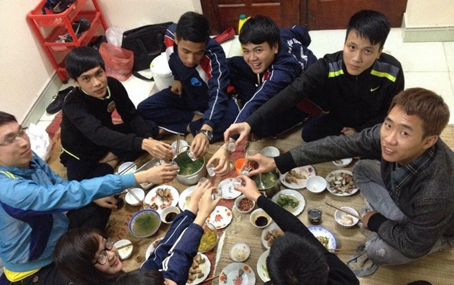 Xuất hiện xóm trọ trong mơ của những ai xa nhà: Thân thiết như gia đình, cùng nhau cuốc đất trồng rau, thổi cơm chung Ảnh 2