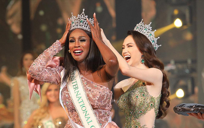 Phải chăng người đẹp Mỹ thắng vương miện là vô tình 'dậy sóng' cuộc thi mà Hương Giang đăng quang? Ảnh 2