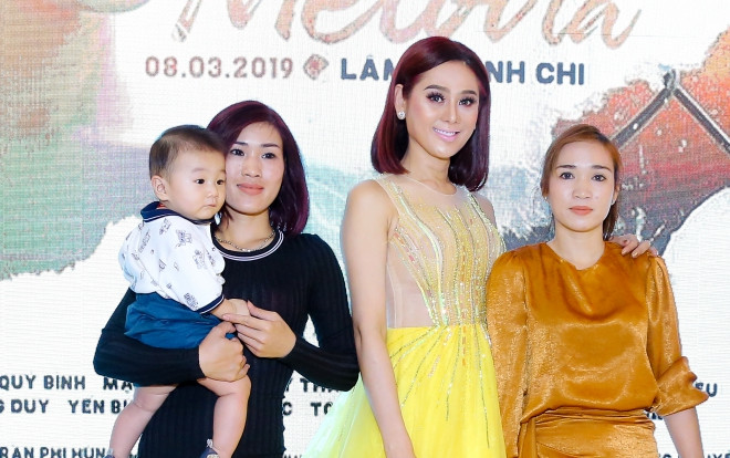 Lâm Khánh Chi công khai con trai trong buổi ra mắt phim ca nhạc Ảnh 2