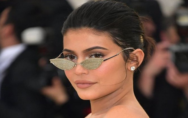 Cuộc sống xa hoa của tỷ phú tự thân trẻ nhất thế giới Ảnh 2