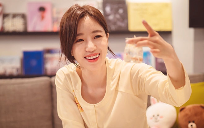 Fan 'phát sốt' với khoảnh khắc 'hậu đậu' siêu đáng yêu của Eunjung (T-ara) tại Việt Nam Ảnh 2