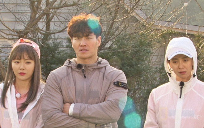 Kim Joong Kook lựa chọn giữa 'mợ ngố' Song Ji Hyo và Hong Jin Young, phản ứng của cả hai thế nào? Ảnh 2