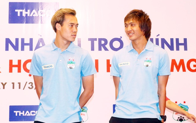 Văn Toàn tình tứ nắm tay Tuấn Anh và nhận cái kết đầy phũ phàng Ảnh 2