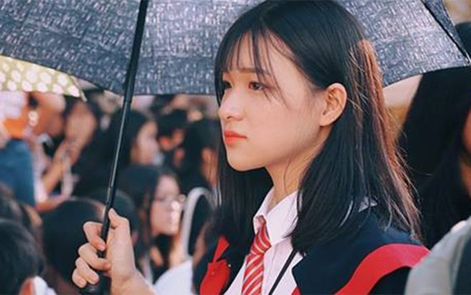 Chỉ với góc nghiêng thần thánh này, nữ sinh Đà Nẵng đã chứng minh 'một góc sống còn hơn đống góc chết' Ảnh 2