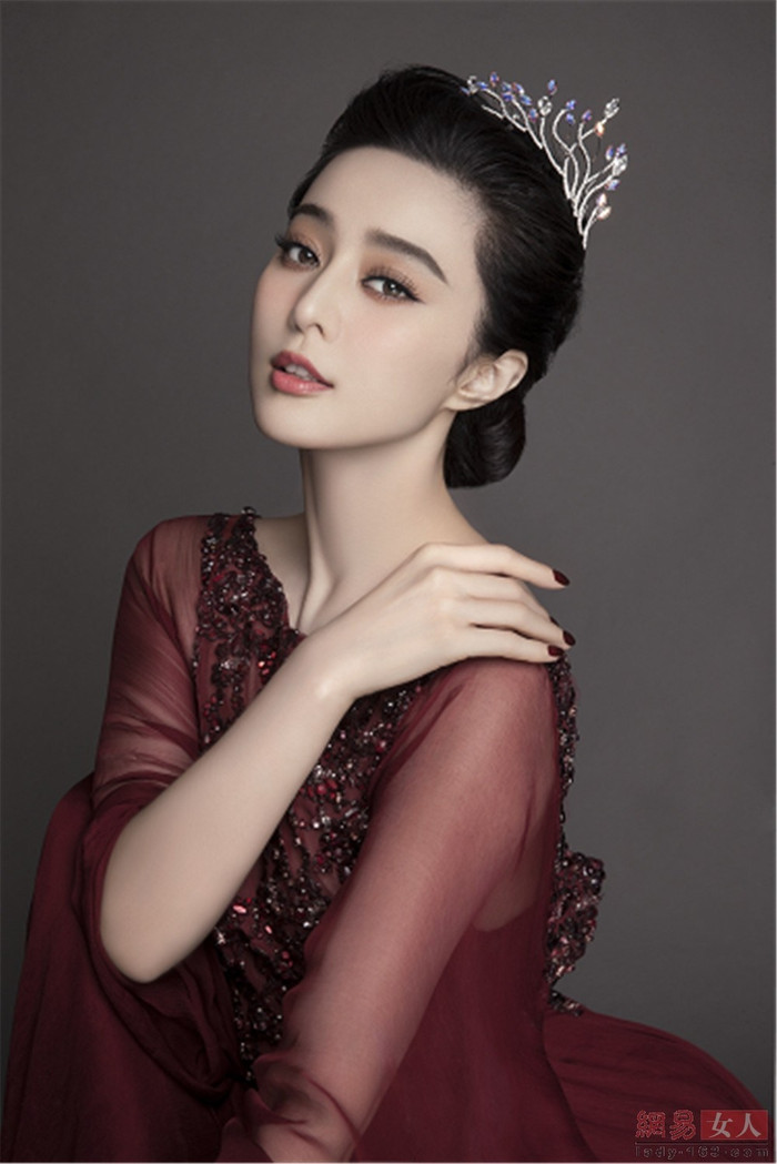 Thời còn đen nhẻm của Nhã Phương, Ngọc Trinh, Phạm Băng Băng, Địch Lệ Nhiệt Ba Ảnh 5