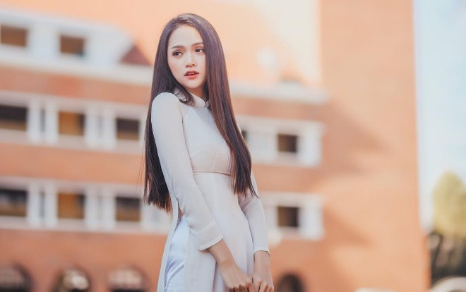 Chính Hương Giang cũng ‘chế’ luôn câu nói gây bão của mình khi khoe ảnh áo dài như nữ sinh cấp 3 Ảnh 2