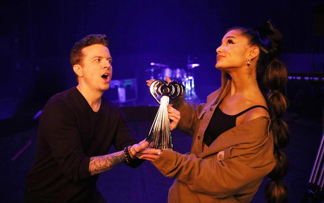 iHeart Radio Music Awards 2019: Ariana Grande là tâm điểm nhưng vẫn có một sự tiếc nuối không hề nhẹ Ảnh 2
