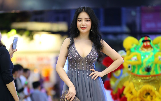 Ngọc Ny The Voice diện váy gợi cảm khoe hình thể bất chấp tăng 6 kí sau Tết Ảnh 2