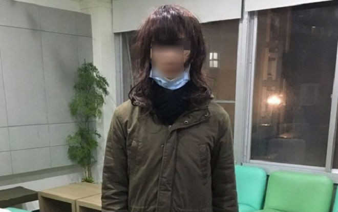 Kẻ 'biến thái' mặc váy đội tóc giả lẻn vào KTX, quay lén hàng loạt nữ sinh lúc đang tắm Ảnh 2