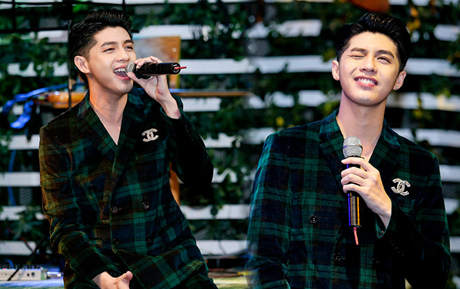 Clip: Noo Phước Thịnh trổ tài vũ điệu 'quạt chả' trước hàng trăm khán giả trong đêm nhạc tại Hà Nội Ảnh 2