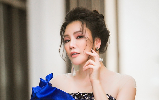 Hồ Quỳnh Hương không kìm được nước mắt, xúc động khi hát tại quê hương Ảnh 2