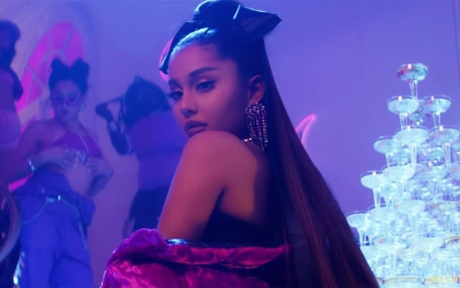 Billboard Hot 100 tuần này: Ariana Grande trở lại ngôi vương, Lady Gaga và Jonas Brother bắt đầu… 'chơi cầu tuột'! Ảnh 2