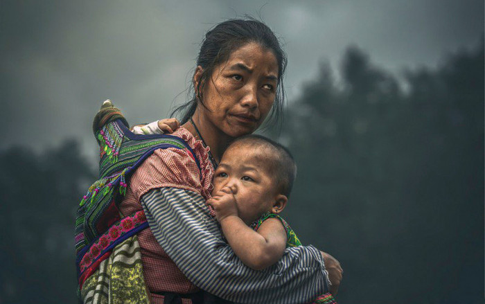 Bức ảnh chụp bà mẹ ở Việt Nam đạt giải 120.000 USD hoá ra là tác phẩm dàn dựng Ảnh 2