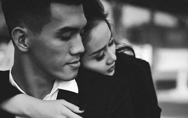 Bạn gái nóng bỏng an ủi 'vua dội bom' Tiến Linh Ảnh 2