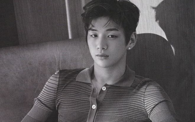 'Center quốc dân' Kang Daniel (WANNA) lần đầu xuất hiện sau ồn ào với công ty quản lý, trông… hơi béo chút đấy! Ảnh 2