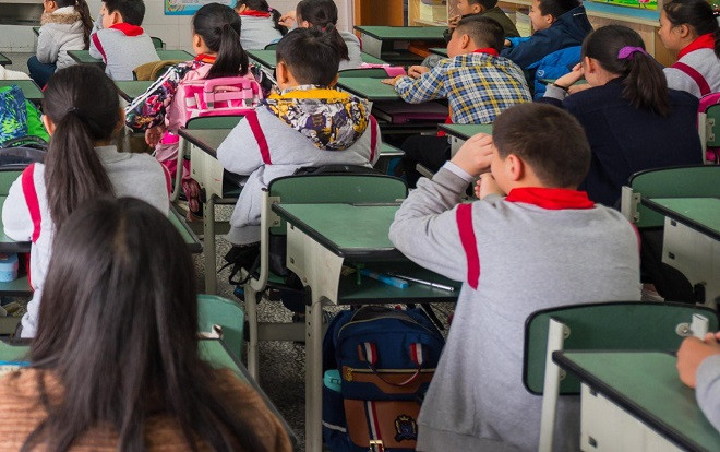 Bắt học sinh tự tát vào mặt mình hàng chục cái, giáo viên bị đình chỉ việc Ảnh 2