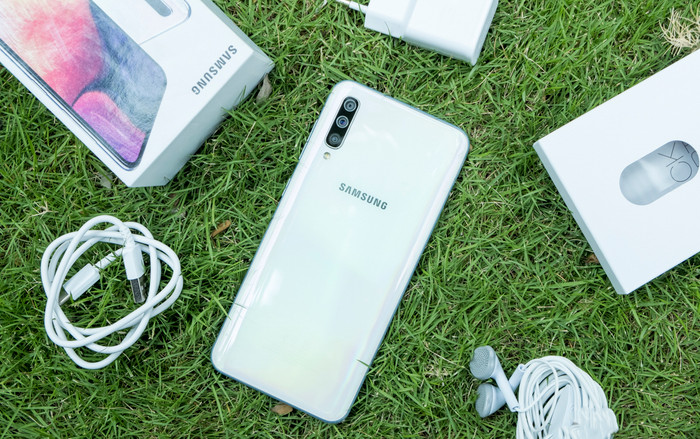 Mở hộp Samsung Galaxy A50: Smartphone tầm trung nhưng trang bị nhiều tính năng cao cấp! Ảnh 2