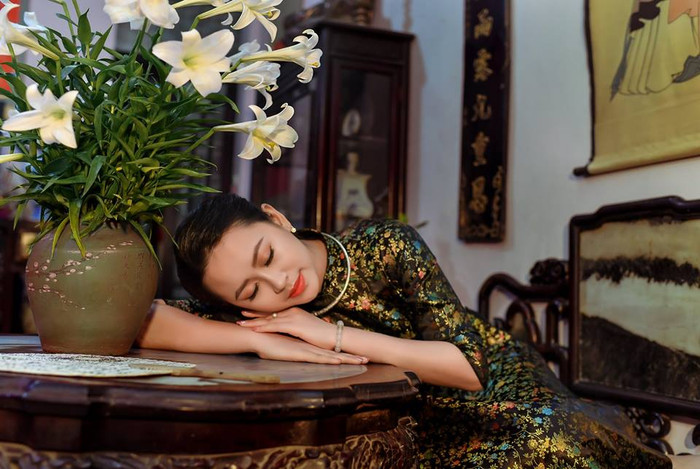 Lác mắt ngắm Hoa khôi Imiss Thăng Long hóa thân thành thiếu nữ hoài cổ