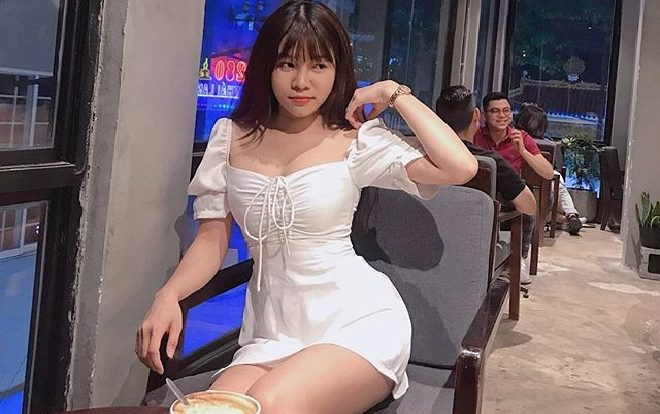 Đặng Văn Lâm bất ngờ tay trong tay với 'bản sao Ngọc trinh' tại Campuchia Ảnh 2