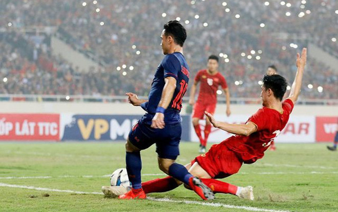 Đội nhà đè bẹp U23 Thái Lan, CĐV Việt Nam tái hiện màn ăn mừng đậm chất công nghệ khiến đối thủ ghen tị Ảnh 2