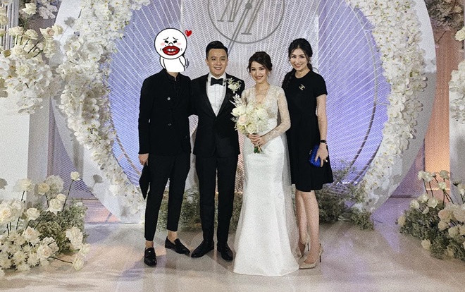Tú Anh đáp trả khi bị nói rằng chồng xuất hiện khắp mặt báo mà còn che mặt Ảnh 2