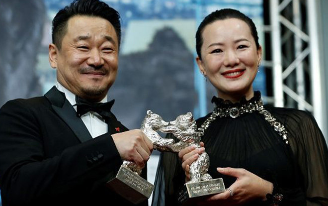 Đạo diễn của 'Thiên trường địa cửu' gây tranh cãi khi PR phim quá tay, phản cảm Ảnh 2