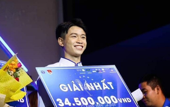 Gặp gỡ anh chàng điển trai đa tài xuất sắc giành ngôi Quán quân cuộc thi Tiếng hát Sinh viên Luật Ảnh 2