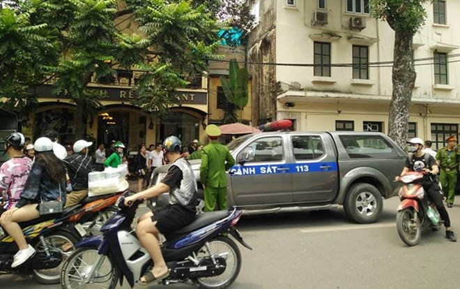 Nghi án nữ nhân viên nhà hàng sang trọng bị nam đồng nghiệp nghiệp sàm sỡ rồi bóp cổ Ảnh 2