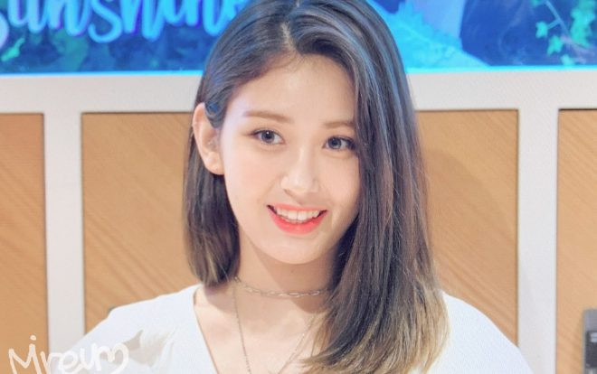 Chuyển hộ khẩu sang YG, Somi xinh thì vẫn xinh nhưng chững chạc cứ như gái 30 Ảnh 2