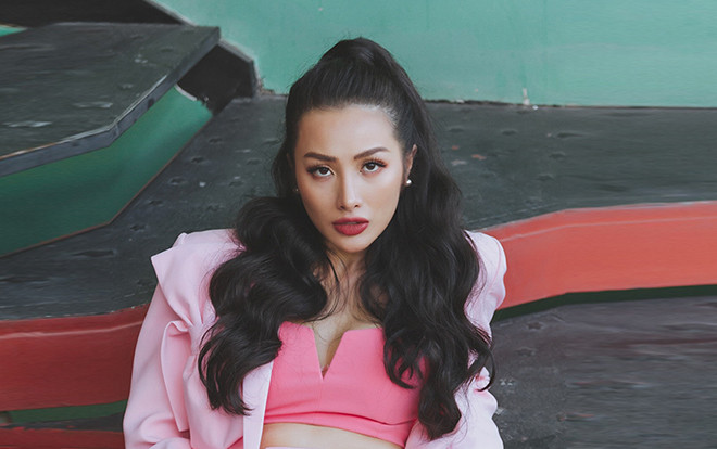 Cơn bão thời trang màu hồng cuốn phăng từ mỹ nhân Hollywood đến sao Việt Ảnh 2