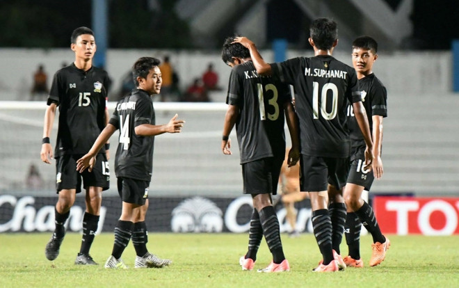 Liên tục thua Việt Nam, Thái Lan 'bắt tay' Barcelona để thay đổi Ảnh 2