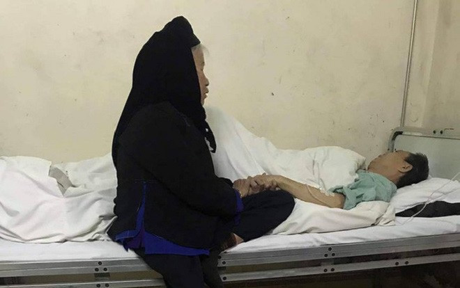 'Phượt thủ 80 tuổi' mặc chân đau vẫn lặn lội đường xa thăm chồng vì 'nhớ' khiến giới trẻ cảm động rơi nước mắt Ảnh 2