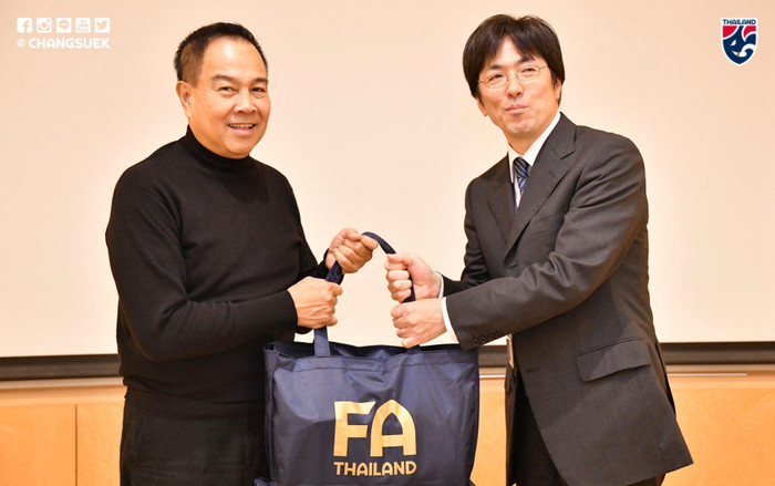 Thua Việt Nam, Thái Lan tìm HLV Nhật Bản đọ tài ông Park Ảnh 2