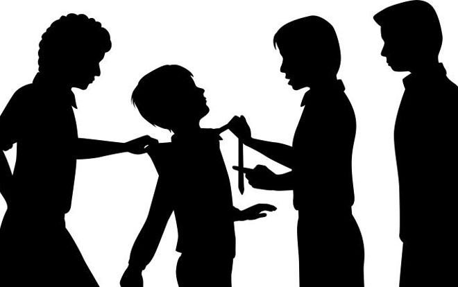 Nam sinh bị bạn lột quần áo, dìm xuống nước nhưng phản ứng của giáo viên còn đáng phẫn nộ hơn Ảnh 2